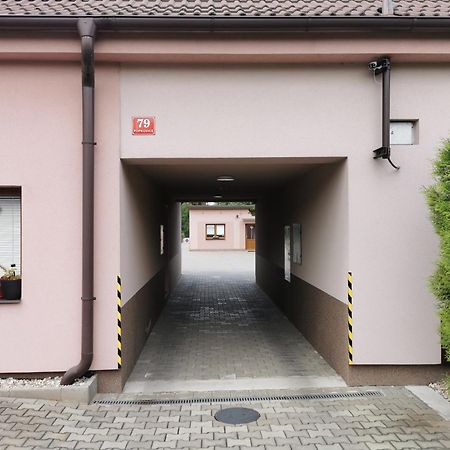Apartmany Svitkov 79 Pardubice Luaran gambar