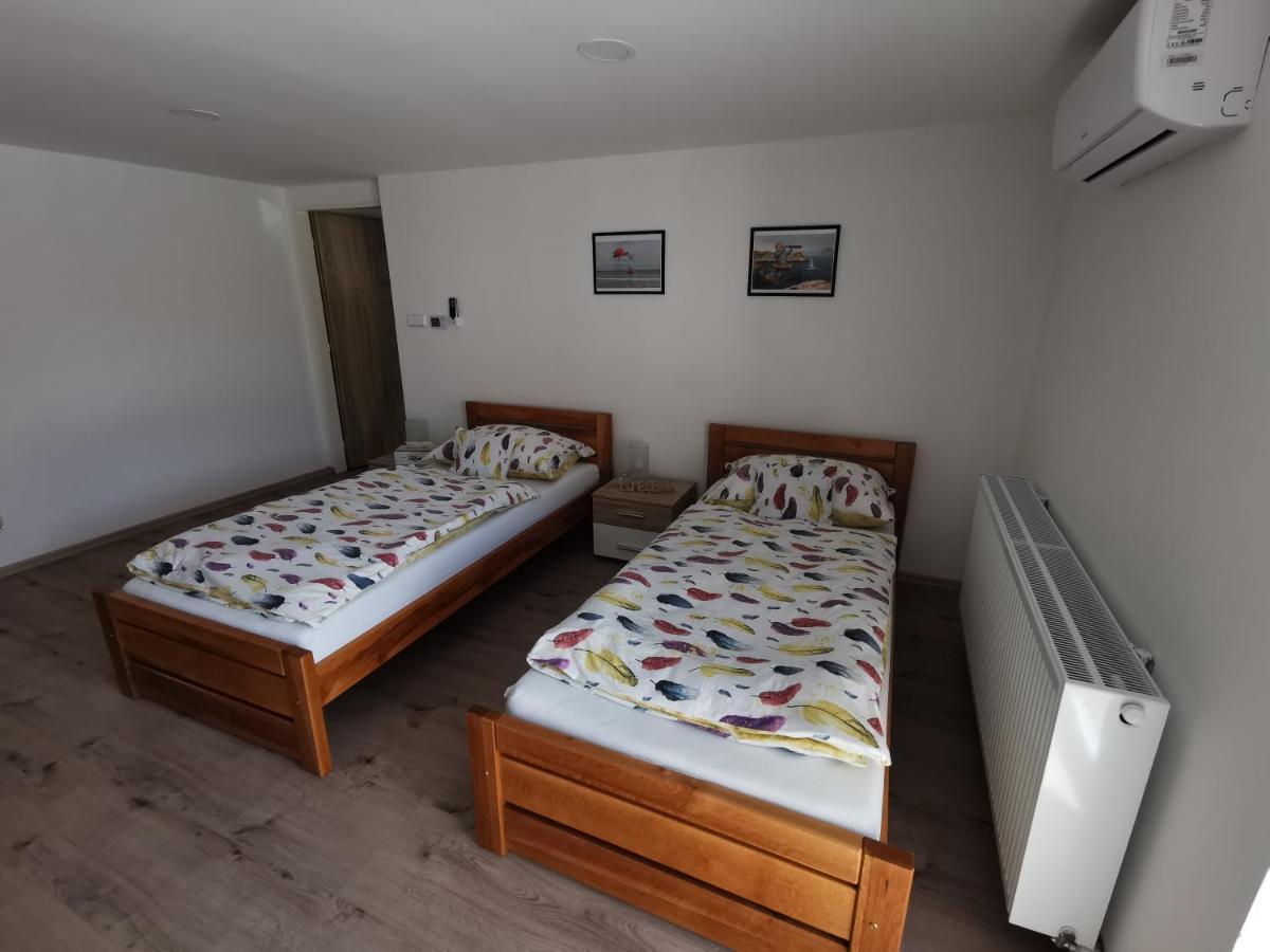 Apartmany Svitkov 79 Pardubice Luaran gambar